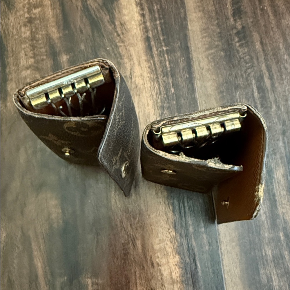 Louis Vuitton 4 key case (bundle) - Picture 4 of 8